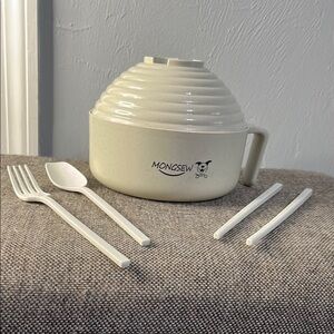 Mongsew cream colored Ramen bowl, NIB.
